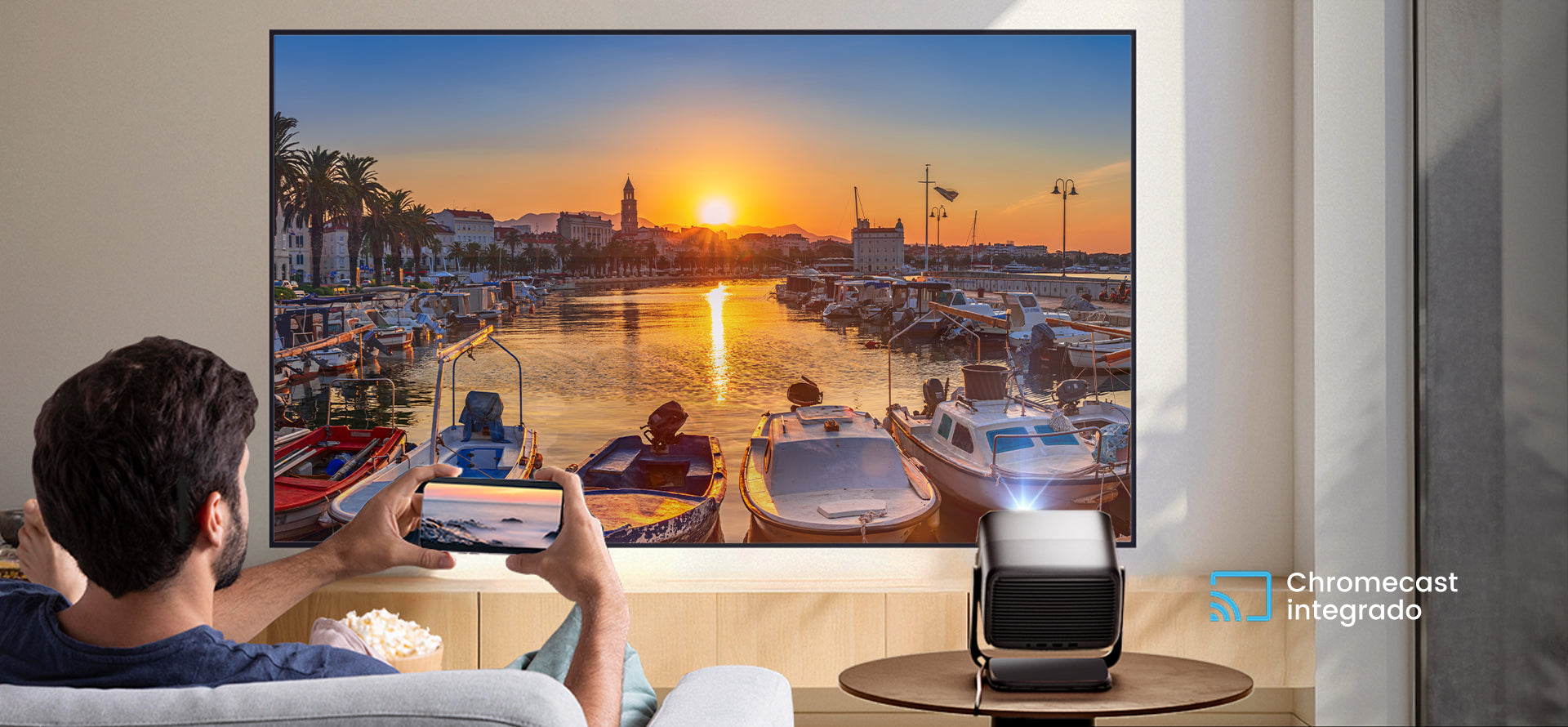 Espelhamento de vídeo do celular para tela projetada: porto ao pôr do sol usando projetor JMGO com Chromecast integrado